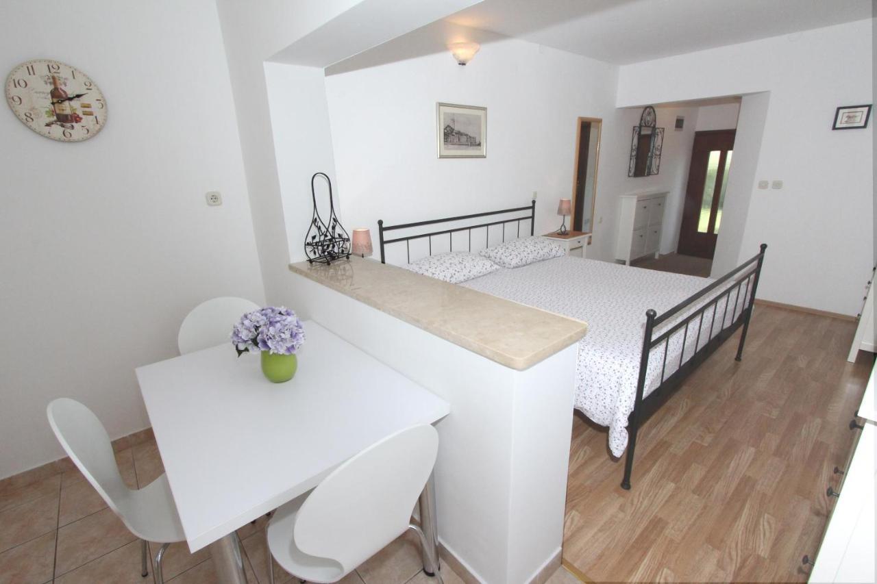Apartments Mirela Rovinj Exterior photo